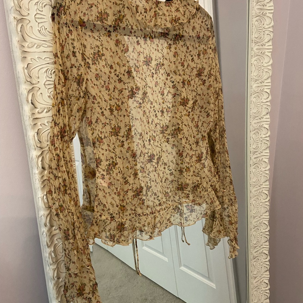EUC Guess 100% silk vintage floral blouse - Picture 6 of 10